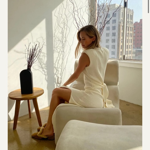 Isalis Knit Structured Cream Tie Dress - Picture 4 of 10